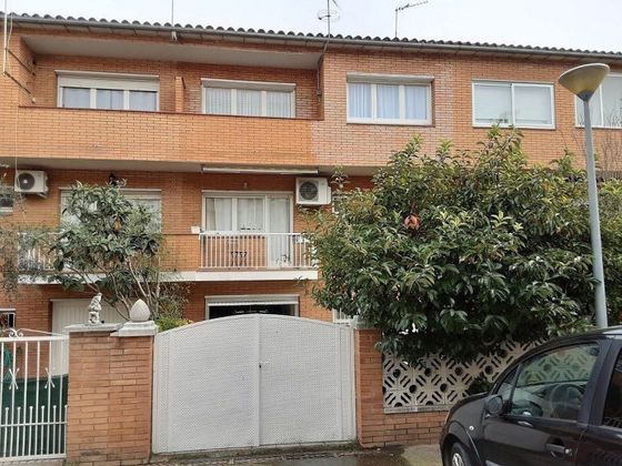 Foto 1 de Venta de casa en Poblenou - L'Olivar Gran de 4 habitaciones con terraza y garaje