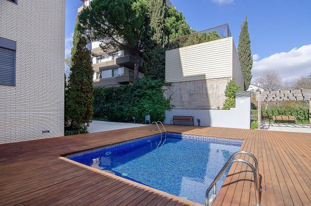 Foto 1 de Piso en venta en Pedralbes de 2 habitaciones con terraza y piscina