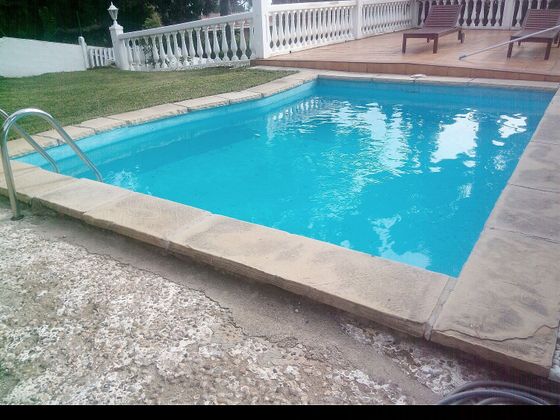 Foto 1 de Chalet en venta en Montmar de 5 habitaciones con terraza y piscina