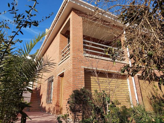 Foto 2 de Chalet en venta en Costa Cunit - Els Jardins - Els  Rosers de 3 habitaciones con terraza y jardín