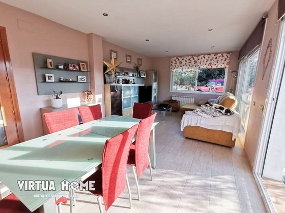 Foto 2 de Casa rural en venda a Santa Susanna de 4 habitacions amb terrassa i piscina