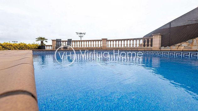 Foto 2 de Xalet en venda a Santa Susanna de 4 habitacions amb terrassa i piscina