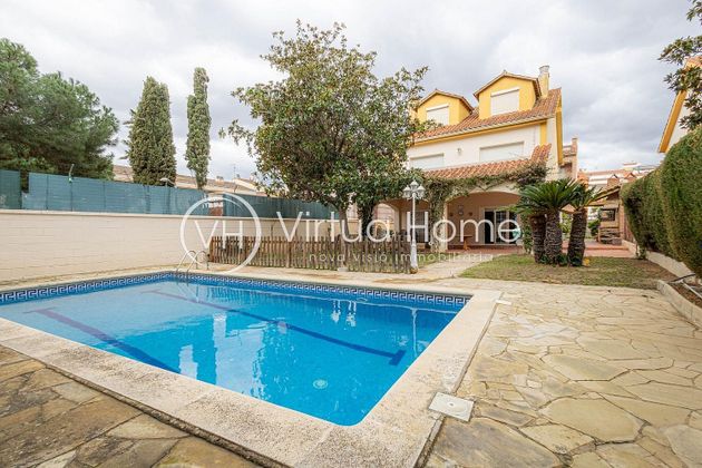 Foto 1 de Casa en venta en Centre - Pineda de Mar de 5 habitaciones con terraza y piscina