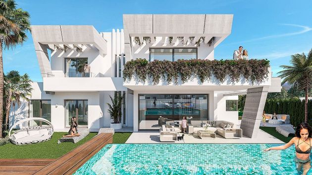Foto 1 de Casa en venda a Puerto Banús de 3 habitacions amb terrassa i piscina