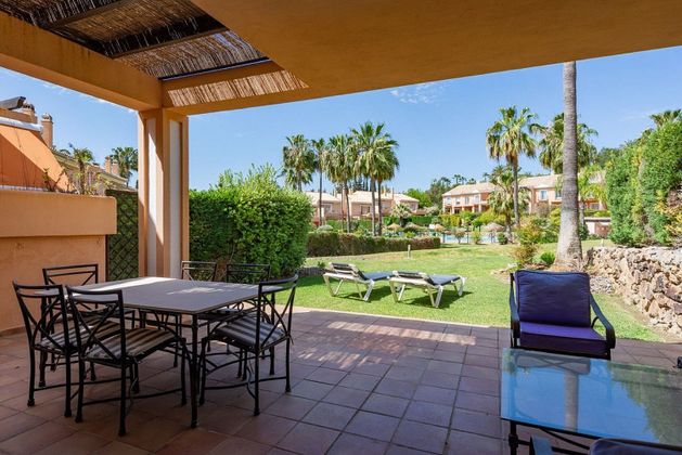 Foto 2 de Casa adossada en venda a Benahavís de 3 habitacions amb terrassa i piscina