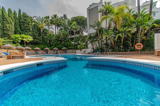 Foto 1 de Dúplex en venda a Cabo Pino - Reserva de Marbella de 4 habitacions amb terrassa i piscina