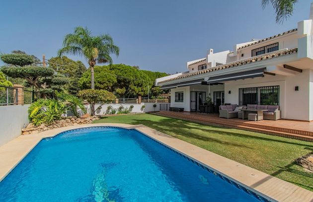Foto 1 de Chalet en alquiler en El Higueral - La Merced de 7 habitaciones con terraza y piscina