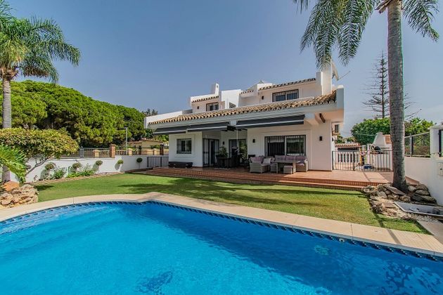 Foto 2 de Chalet en alquiler en El Higueral - La Merced de 7 habitaciones con terraza y piscina