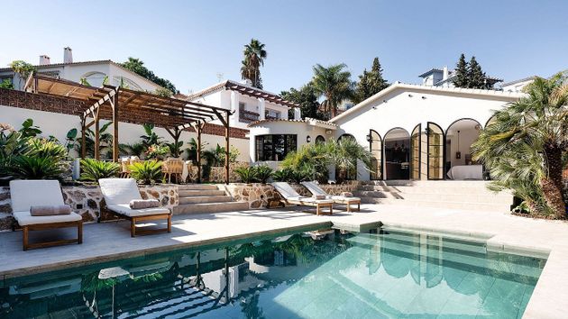 Foto 2 de Xalet en venda a Nueva Andalucía centro de 4 habitacions amb terrassa i piscina