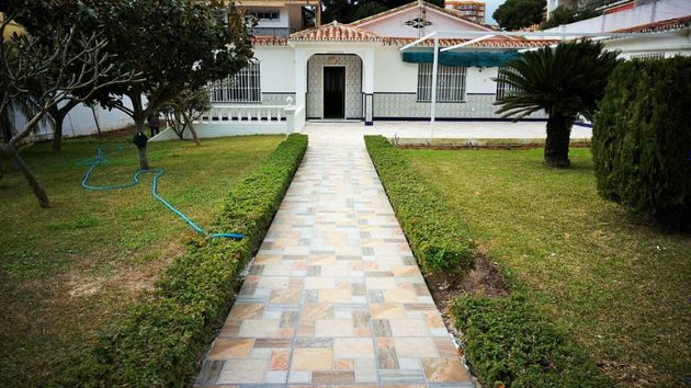 Foto 2 de Xalet en venda a Puerto Marina de 4 habitacions amb terrassa i piscina
