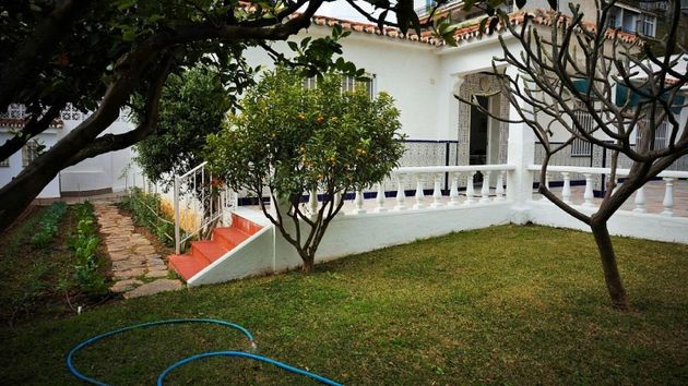 Foto 1 de Venta de chalet en Puerto Marina de 4 habitaciones con terraza y piscina