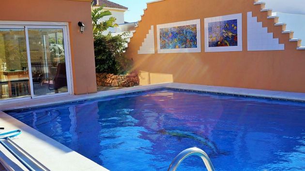 Foto 2 de Xalet en venda a Torrequebrada de 7 habitacions amb terrassa i piscina