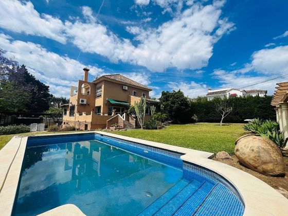 Foto 2 de Chalet en venta en El Pinillo de 4 habitaciones con terraza y piscina