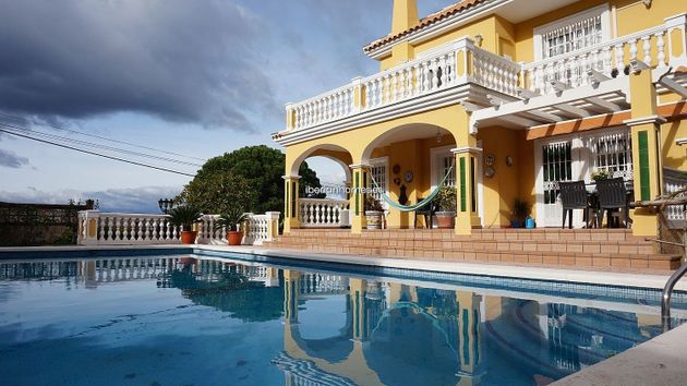 Foto 1 de Chalet en venta en Pinos de Alhaurín - Periferia de 6 habitaciones con terraza y piscina