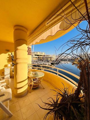 Foto 2 de Venta de piso en Puerto Marina de 2 habitaciones con terraza y piscina