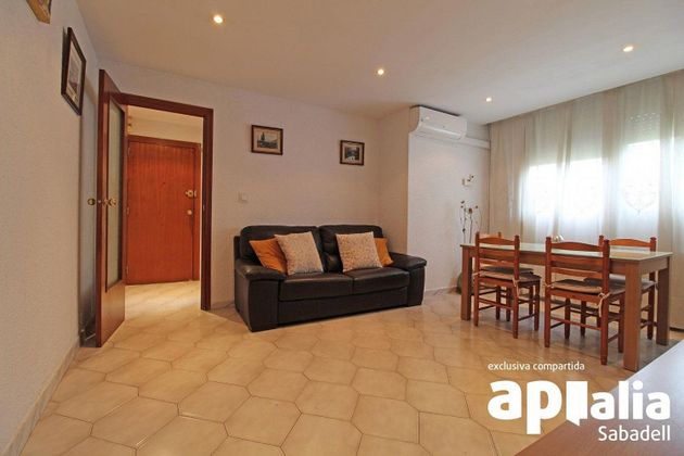 Foto 2 de Pis en venda a Badia del Vallès de 3 habitacions amb aire acondicionat i calefacció