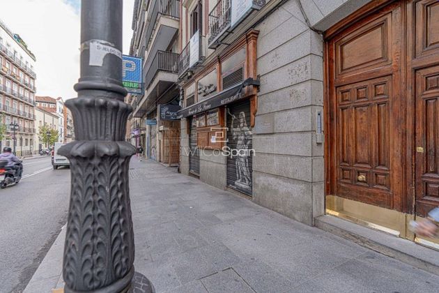 Foto 2 de Local en venda a calle De Atocha de 228 m²