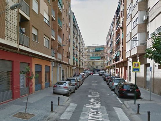 Foto 2 de Venta de local en calle Mestre Marcal de 70 m²