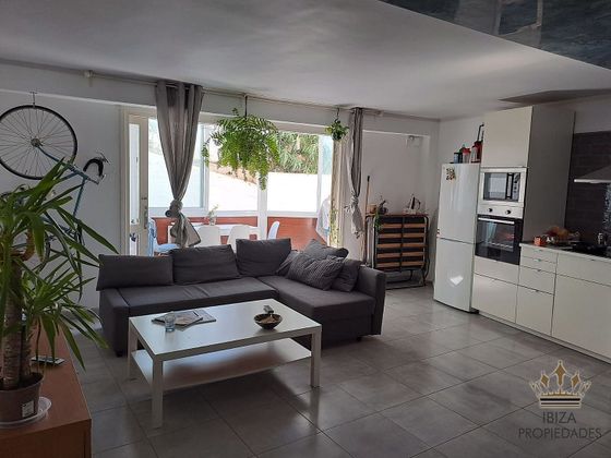 Foto 2 de Venta de piso en Ses Figueretes - Platja d'en Bossa - Cas Serres de 2 habitaciones con terraza y aire acondicionado