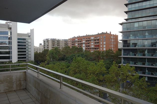 Foto 1 de Alquiler de piso en Les Tres Torres de 3 habitaciones con terraza y piscina