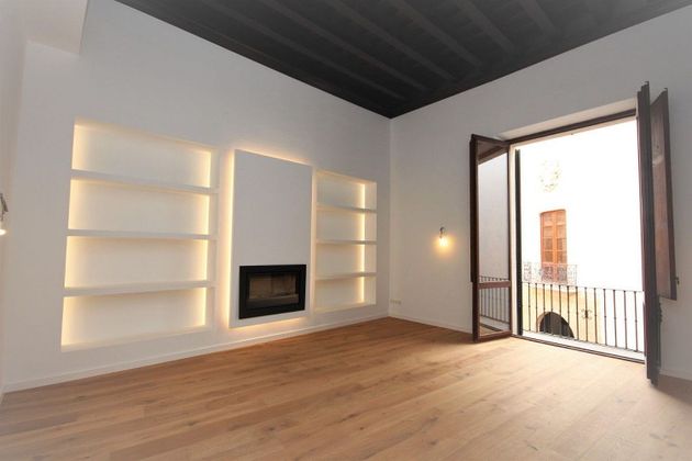 Foto 1 de Dúplex en venda a La Seu - Cort - Monti-sión de 3 habitacions amb garatge i balcó