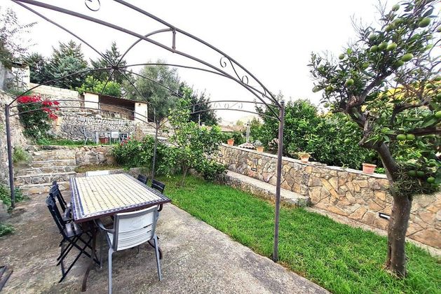 Foto 1 de Casa en venda a Esporles de 3 habitacions amb terrassa i jardí