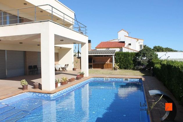 Foto 1 de Xalet en venda a Montsià de Mar de 6 habitacions amb terrassa i piscina