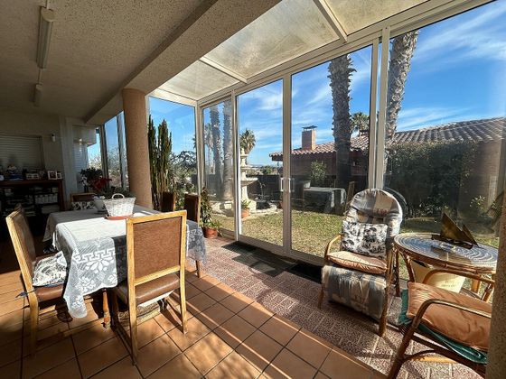 Foto 2 de Xalet en venda a L'Aragai - Prat de Vilanova de 4 habitacions amb terrassa i piscina