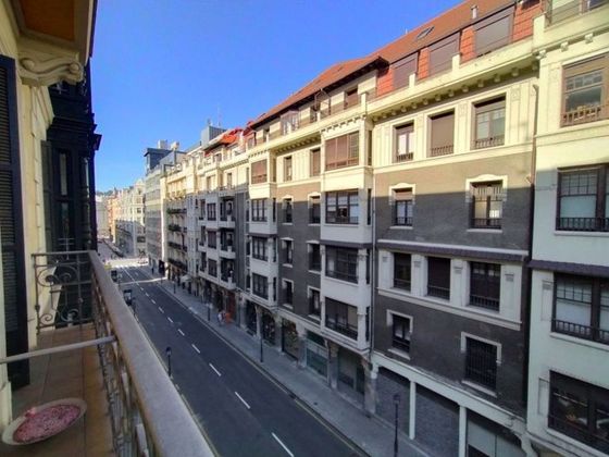 Foto 1 de Pis en venda a Barrio de Abando de 7 habitacions amb balcó i calefacció