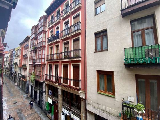Foto 1 de Pis en venda a Casco Viejo de 2 habitacions amb balcó