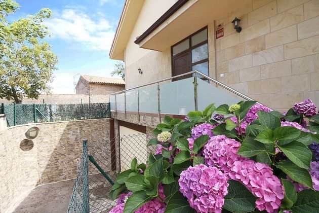 Foto 2 de Xalet en venda a Loredo de 4 habitacions amb terrassa i garatge