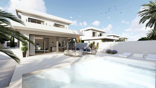 Foto 1 de Xalet en venda a San Juan de Alicante/Sant Joan d´Alacant de 3 habitacions amb terrassa i piscina