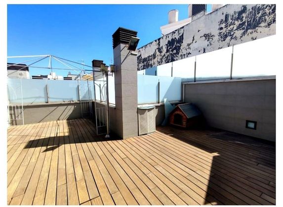 Foto 2 de Àtic en venda a calle Paris de 2 habitacions amb terrassa i piscina