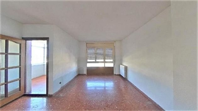 Foto 2 de Piso en venta en Creu de Barberà de 4 habitaciones con balcón y calefacción