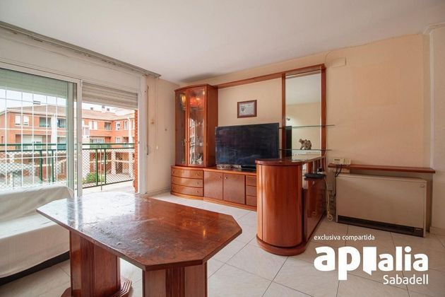 Foto 1 de Casa en venda a Centre - Eixample – Can Llobet – Can Serra de 4 habitacions amb balcó