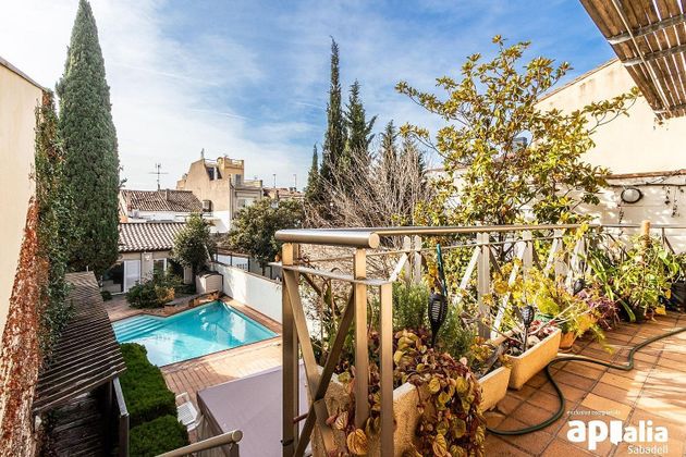 Foto 1 de Casa en venta en Centre - Sabadell de 5 habitaciones con terraza y piscina
