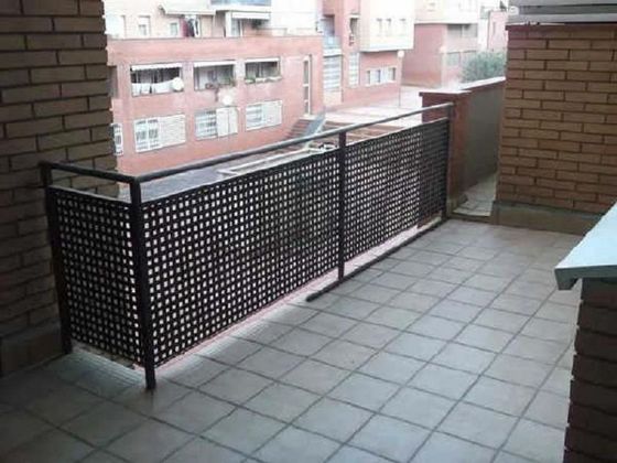 Foto 1 de Piso en venta en Roc Blanc de 3 habitaciones con terraza y balcón