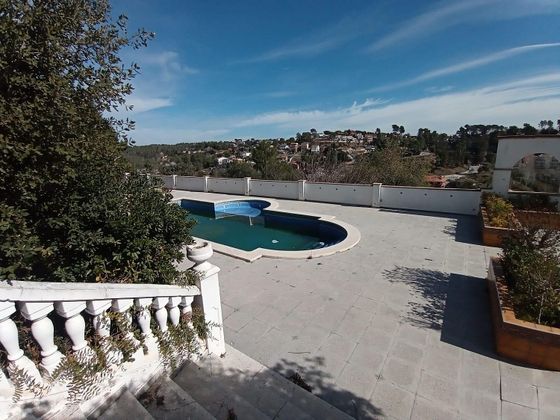 Foto 2 de Venta de chalet en Sentmenat de 4 habitaciones con terraza y piscina