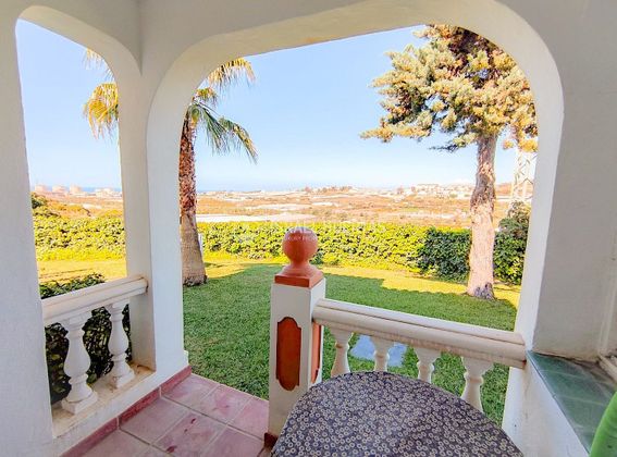Foto 2 de Casa adossada en venda a calle Doñana de 2 habitacions amb terrassa i piscina