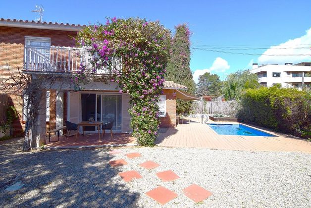 Foto 1 de Casa en lloguer a Can Girona - Terramar - Can Pei - Vinyet de 3 habitacions amb terrassa i piscina