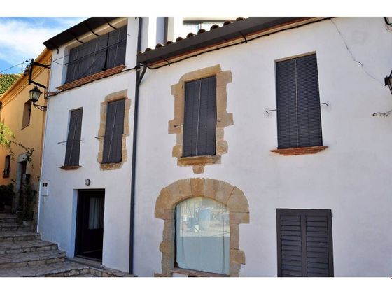 Foto 2 de Casa en venda a calle Del Castell de 3 habitacions amb terrassa i piscina