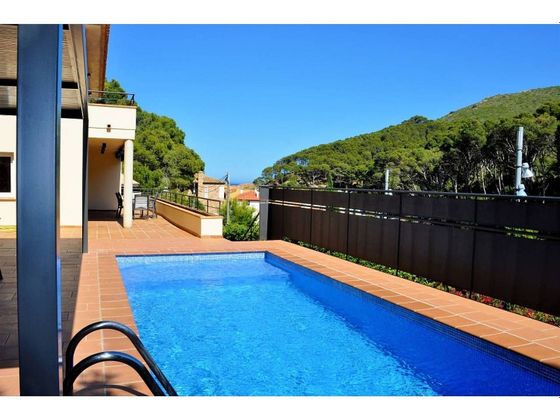 Foto 1 de Casa en venda a avenida Garbi de 4 habitacions amb terrassa i piscina