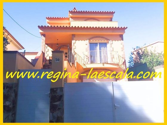 Foto 1 de Xalet en venda a Escala, L´ de 4 habitacions amb terrassa i garatge