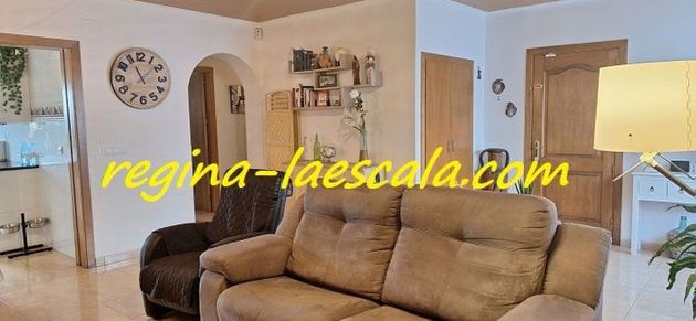 Foto 2 de Pis en venda a Escala, L´ de 3 habitacions amb terrassa i garatge