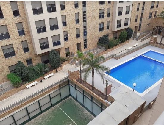 Foto 2 de Pis en venda a Parc Central de 3 habitacions amb piscina i garatge