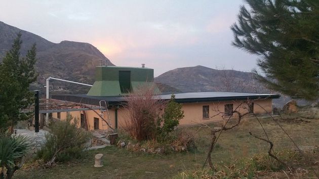 Foto 1 de Casa rural en venta en Guejar Sierra de 10 habitaciones con terraza y garaje