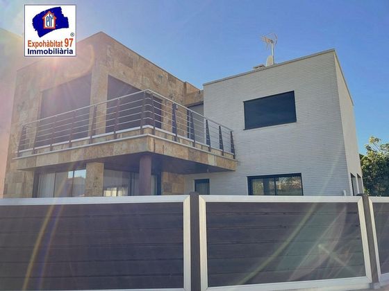 Foto 1 de Casa en venta en Ardiaca - La Llosa de 4 habitaciones con terraza y piscina