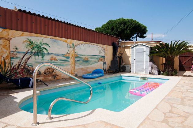 Foto 2 de Venta de casa en Escala, L´ de 4 habitaciones con terraza y piscina