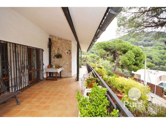 Foto 1 de Xalet en venda a Alella de 5 habitacions amb terrassa i garatge