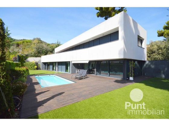 Foto 1 de Venta de chalet en Premià de Dalt de 4 habitaciones con terraza y piscina